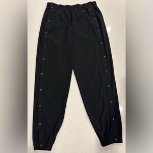 Women’s 8 - Lululemon Track Pants